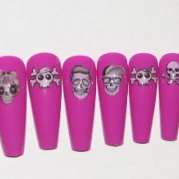 Pink with Skulls and bows- press on nail set - Picture 6 of 8